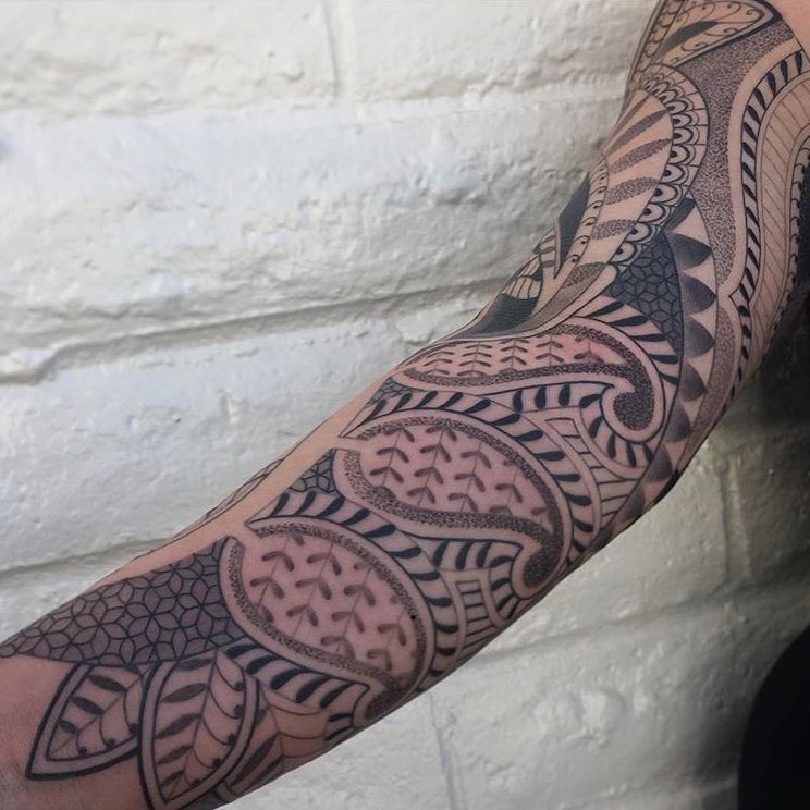 Full Circle Tattoo