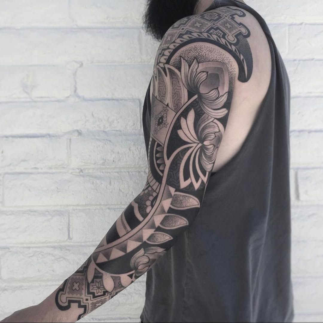 Full Circle Tattoo
