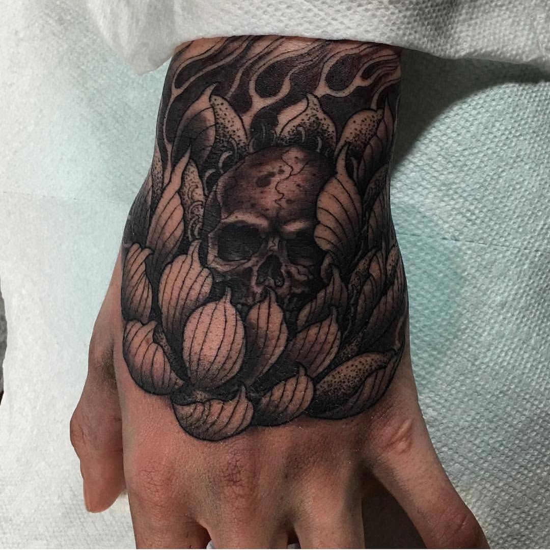 Full Circle Tattoo