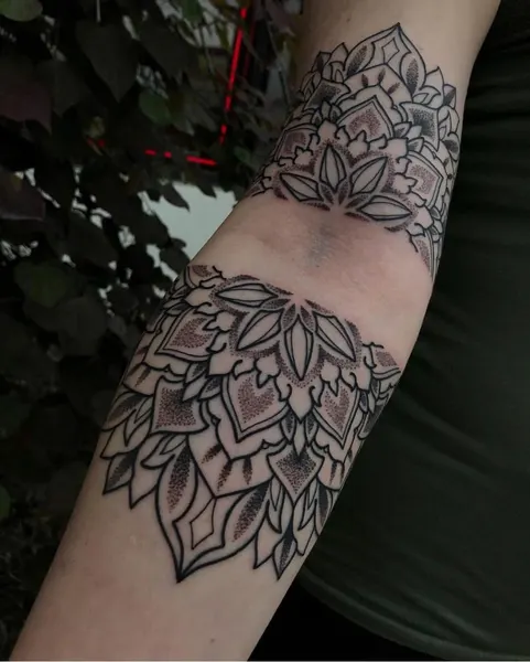 Ink and Dagger Tattoo