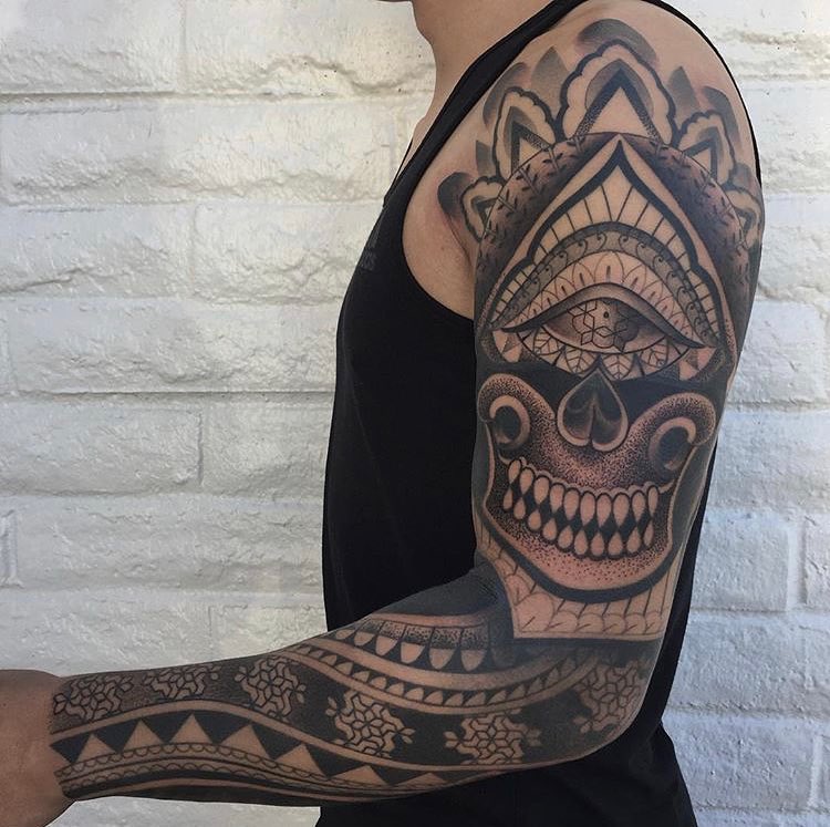 Full Circle Tattoo