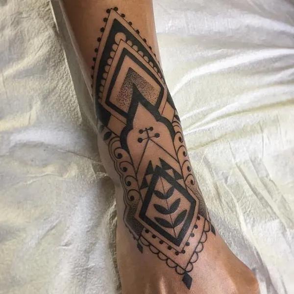 Full Circle Tattoo