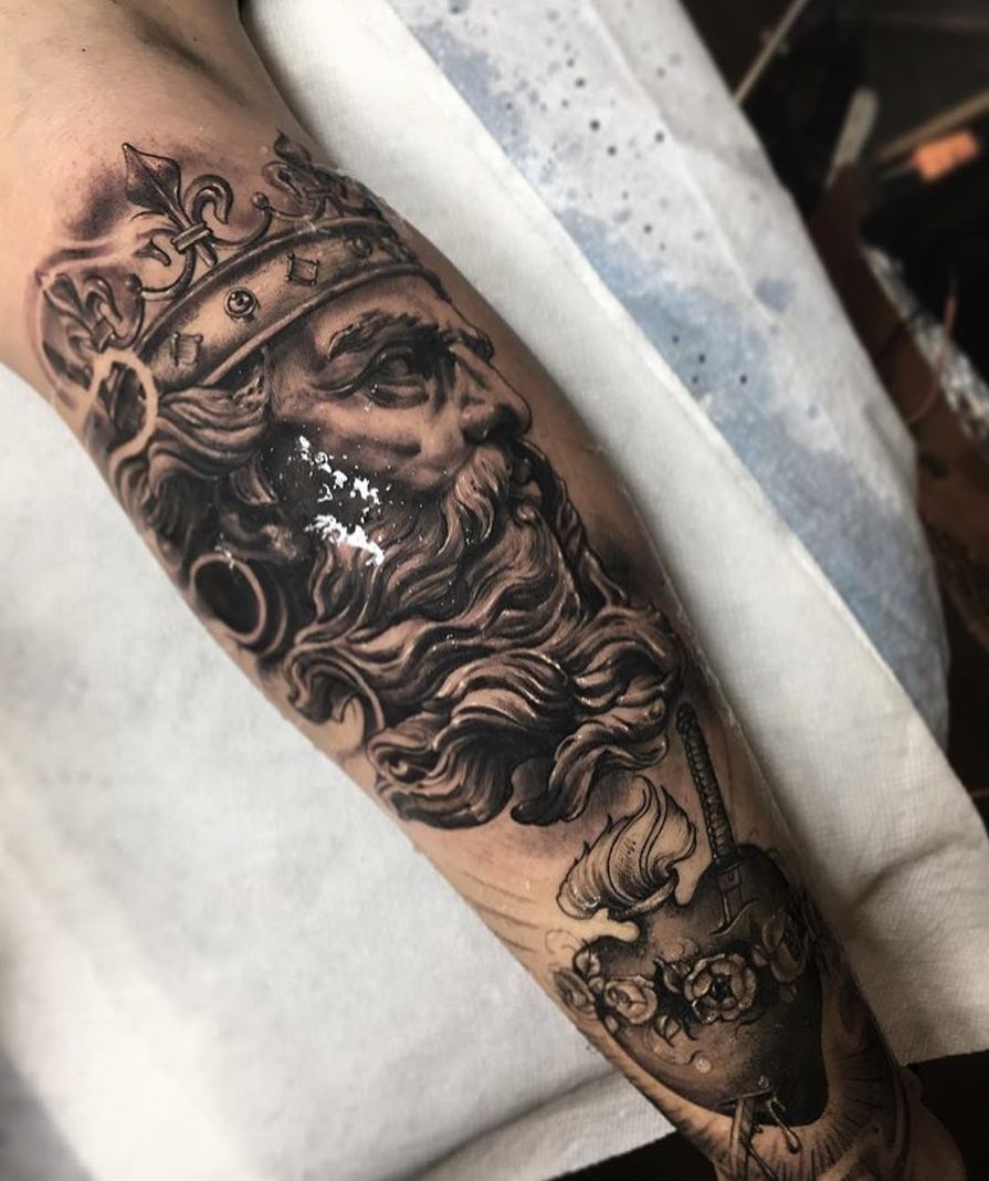Full Circle Tattoo