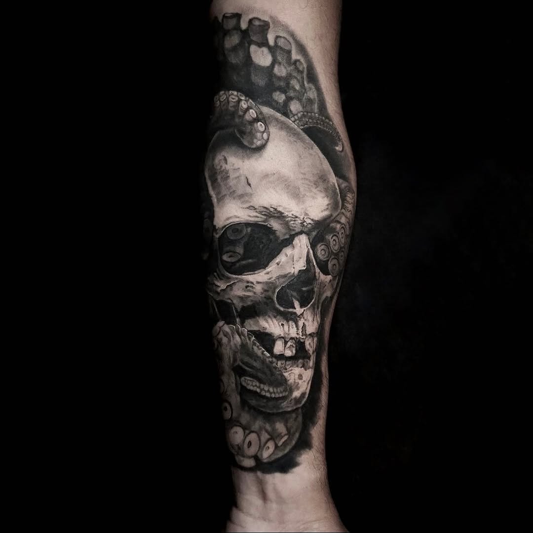 Ink and Dagger Tattoo