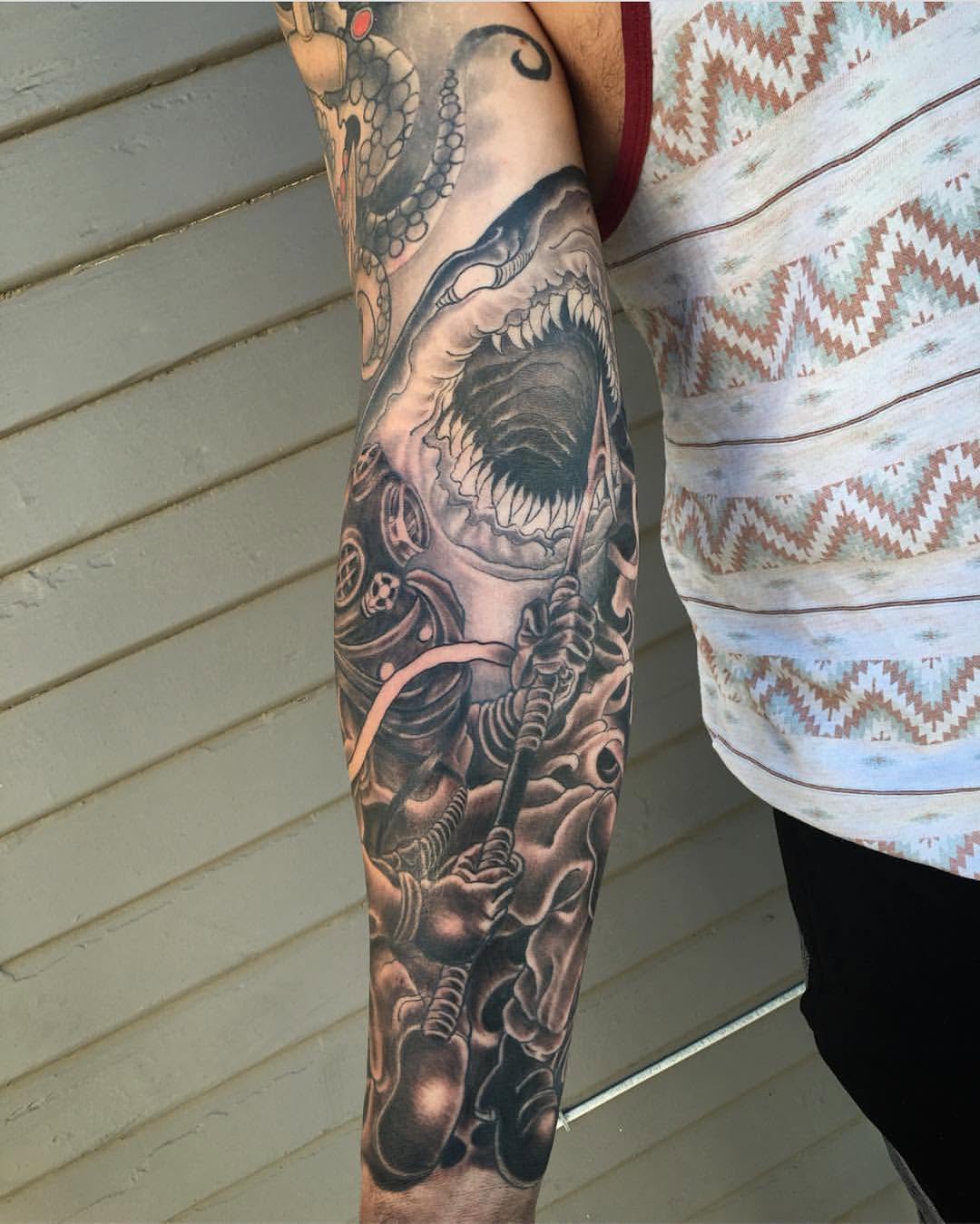 Full Circle Tattoo