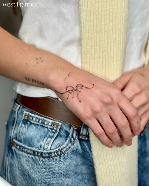 Flower, Lettering