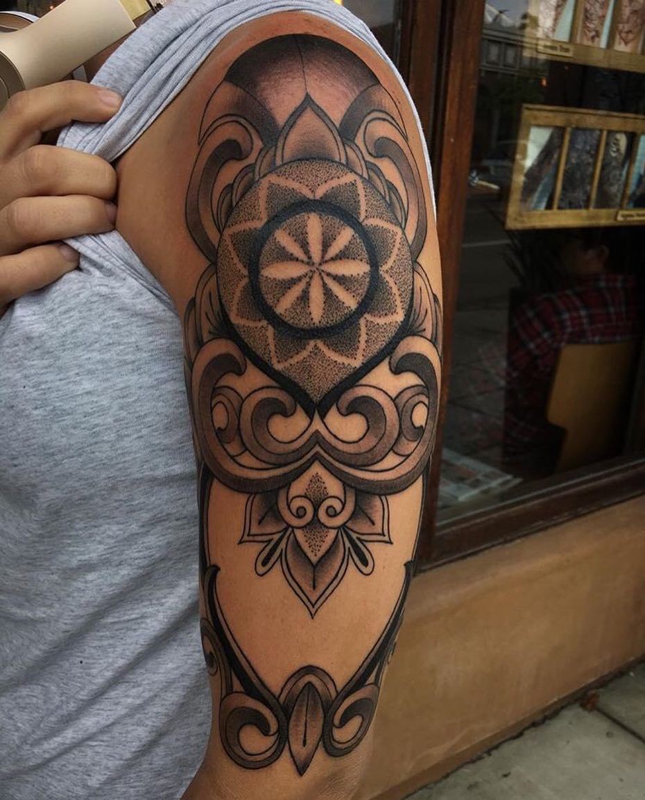 Full Circle Tattoo