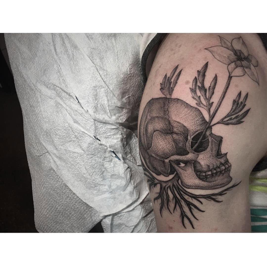 Full Circle Tattoo