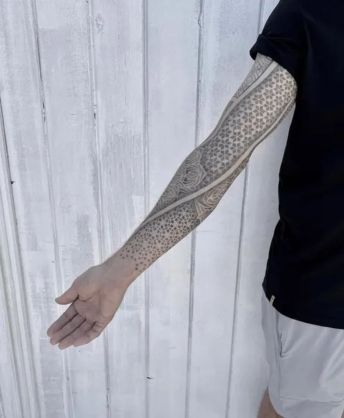 Full Circle Tattoo