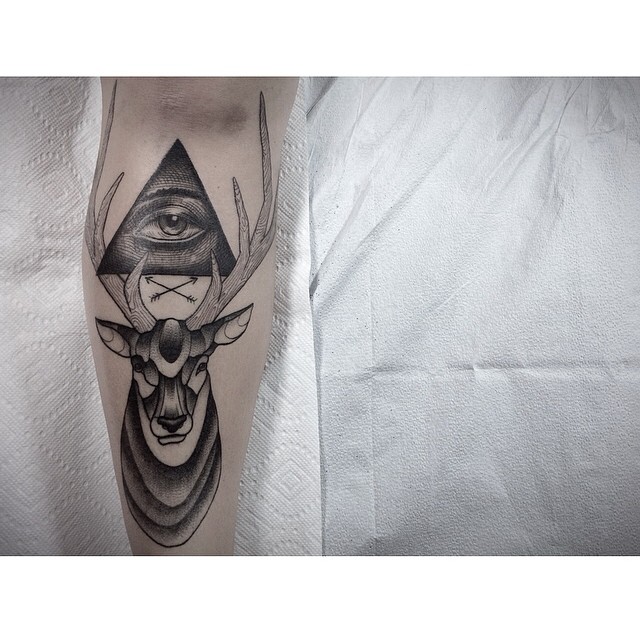 Full Circle Tattoo