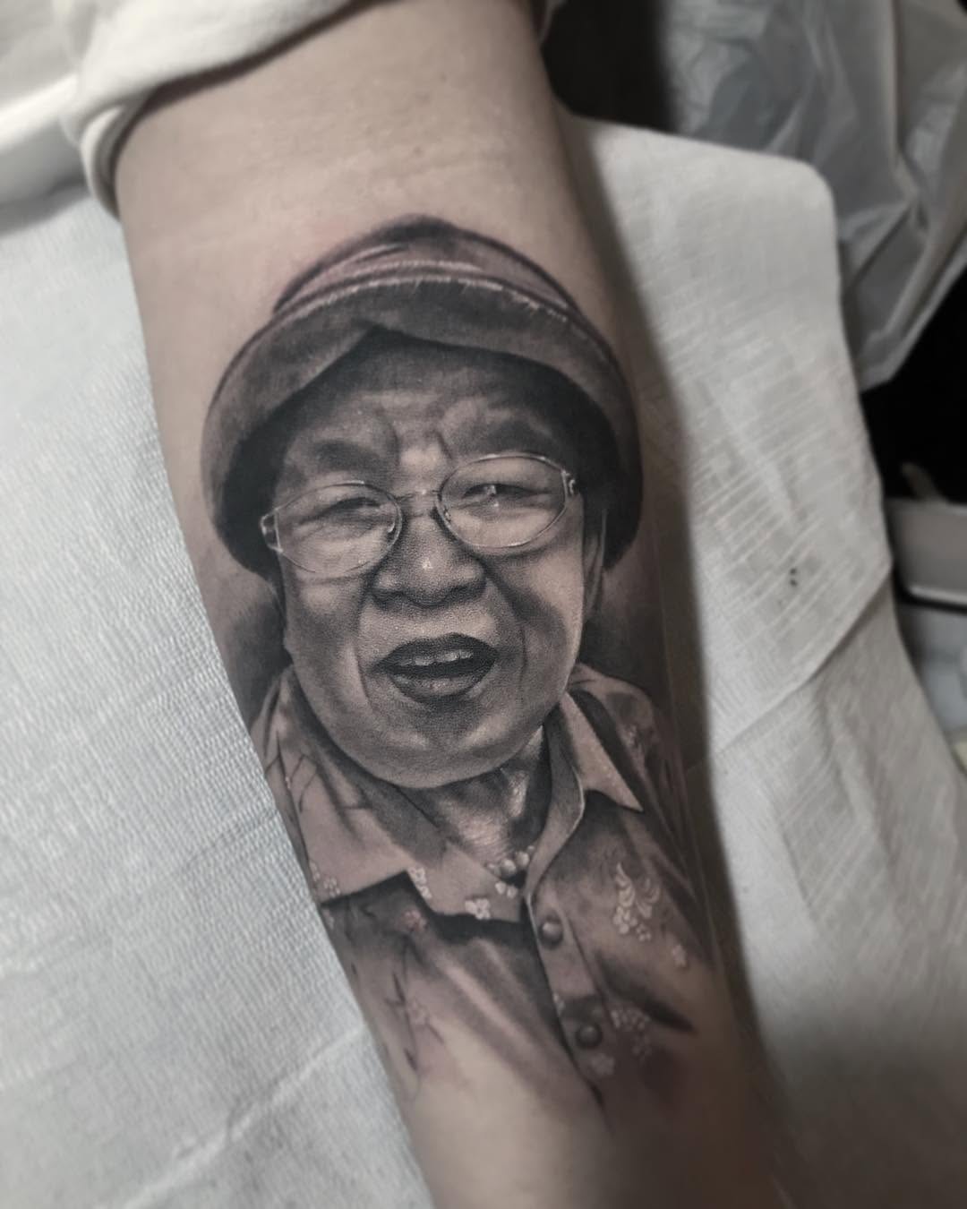 tattooist_bk