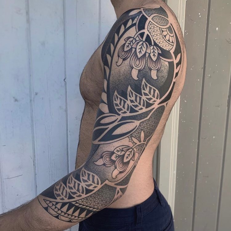 Full Circle Tattoo