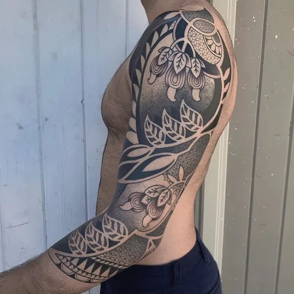 Full Circle Tattoo
