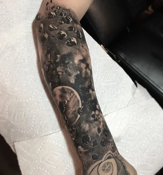 Full Circle Tattoo