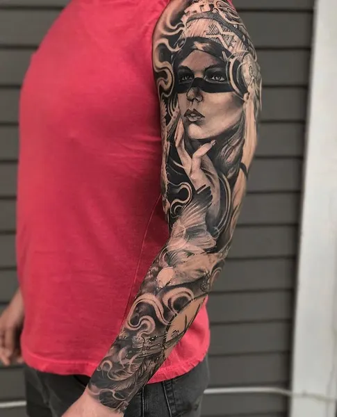 Full Circle Tattoo