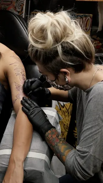 Full Circle Tattoo