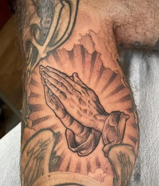 Full Circle Tattoo