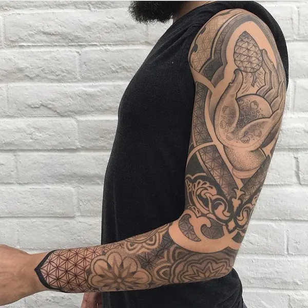 Full Circle Tattoo