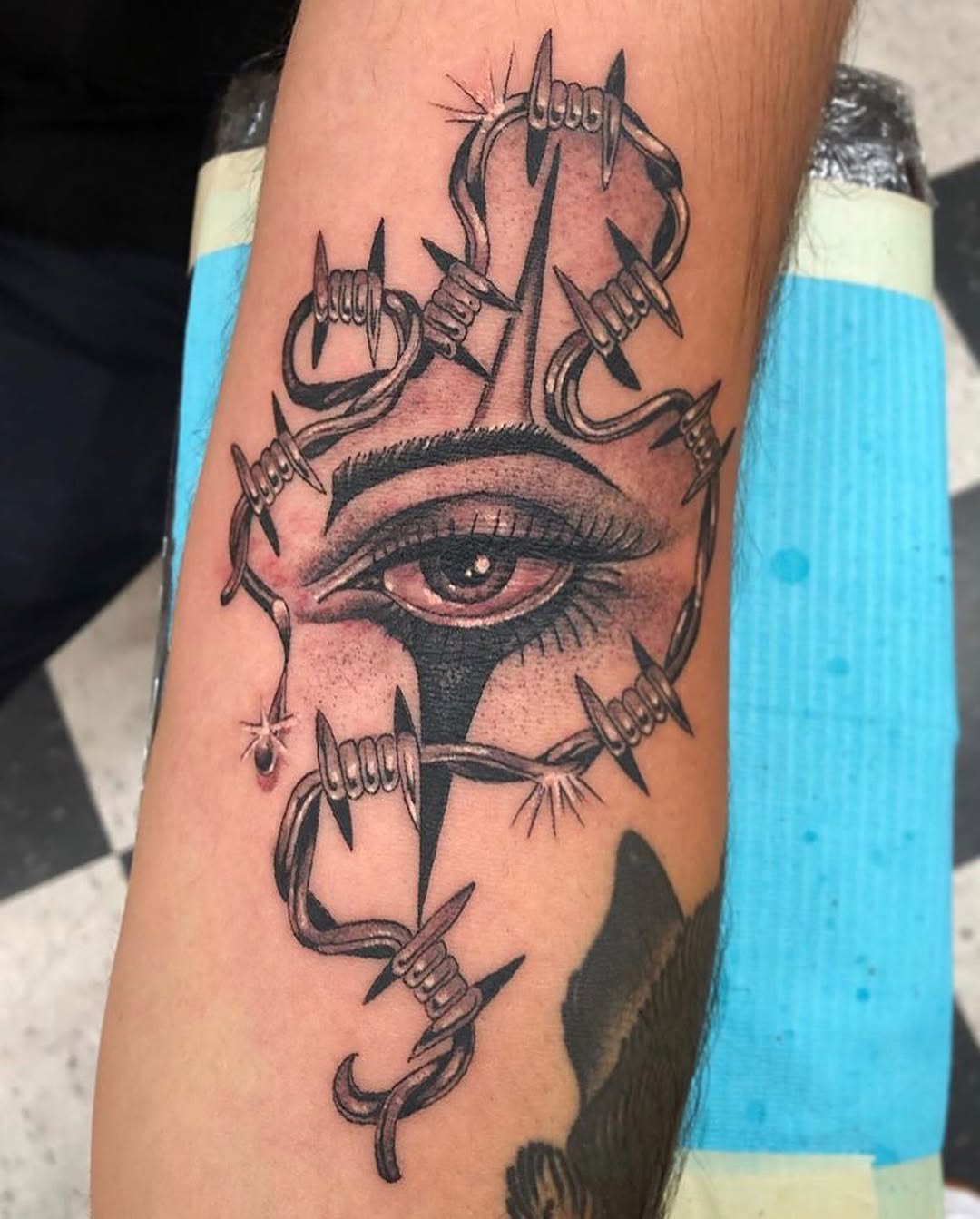 Full Circle Tattoo