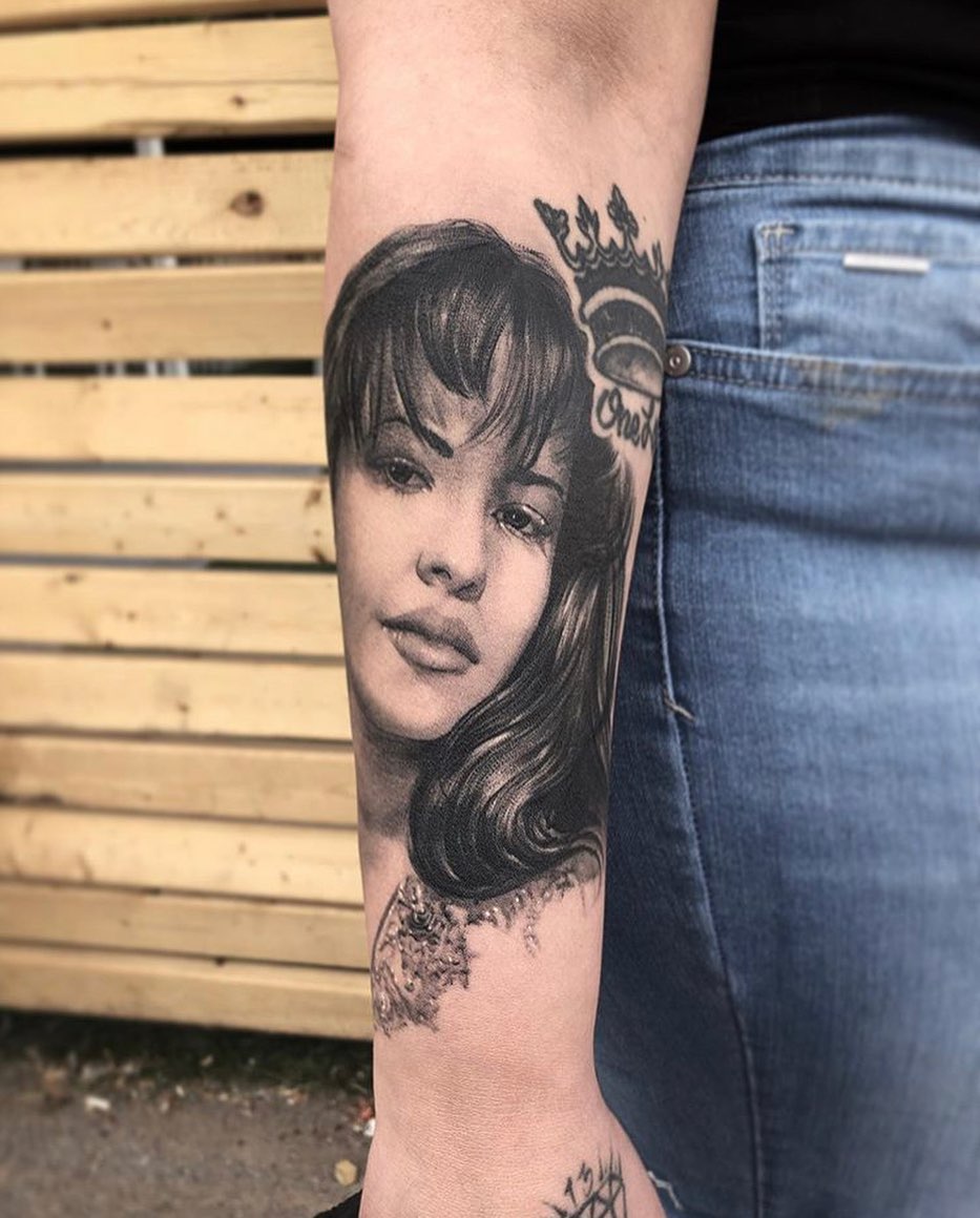 Full Circle Tattoo
