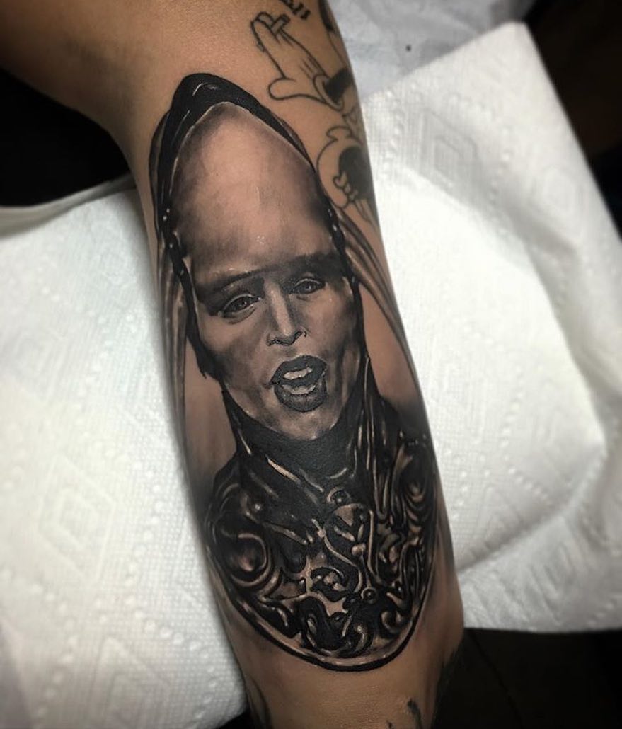 Full Circle Tattoo