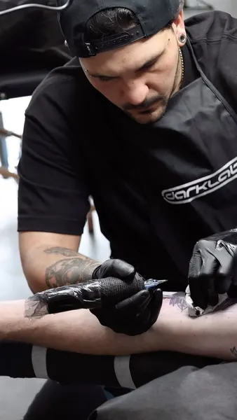 Full Circle Tattoo