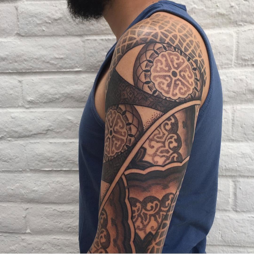 Full Circle Tattoo