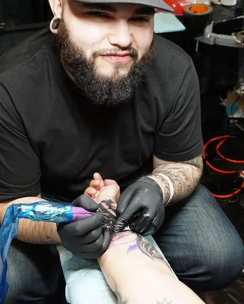 Full Circle Tattoo