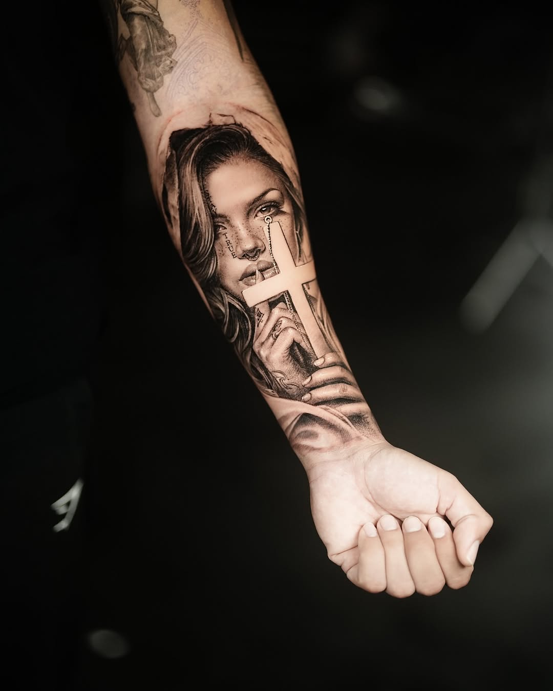 tattooist_bk