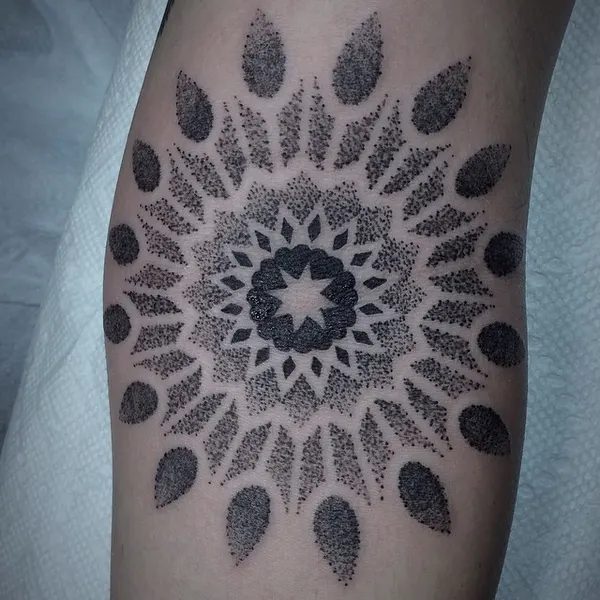 Full Circle Tattoo