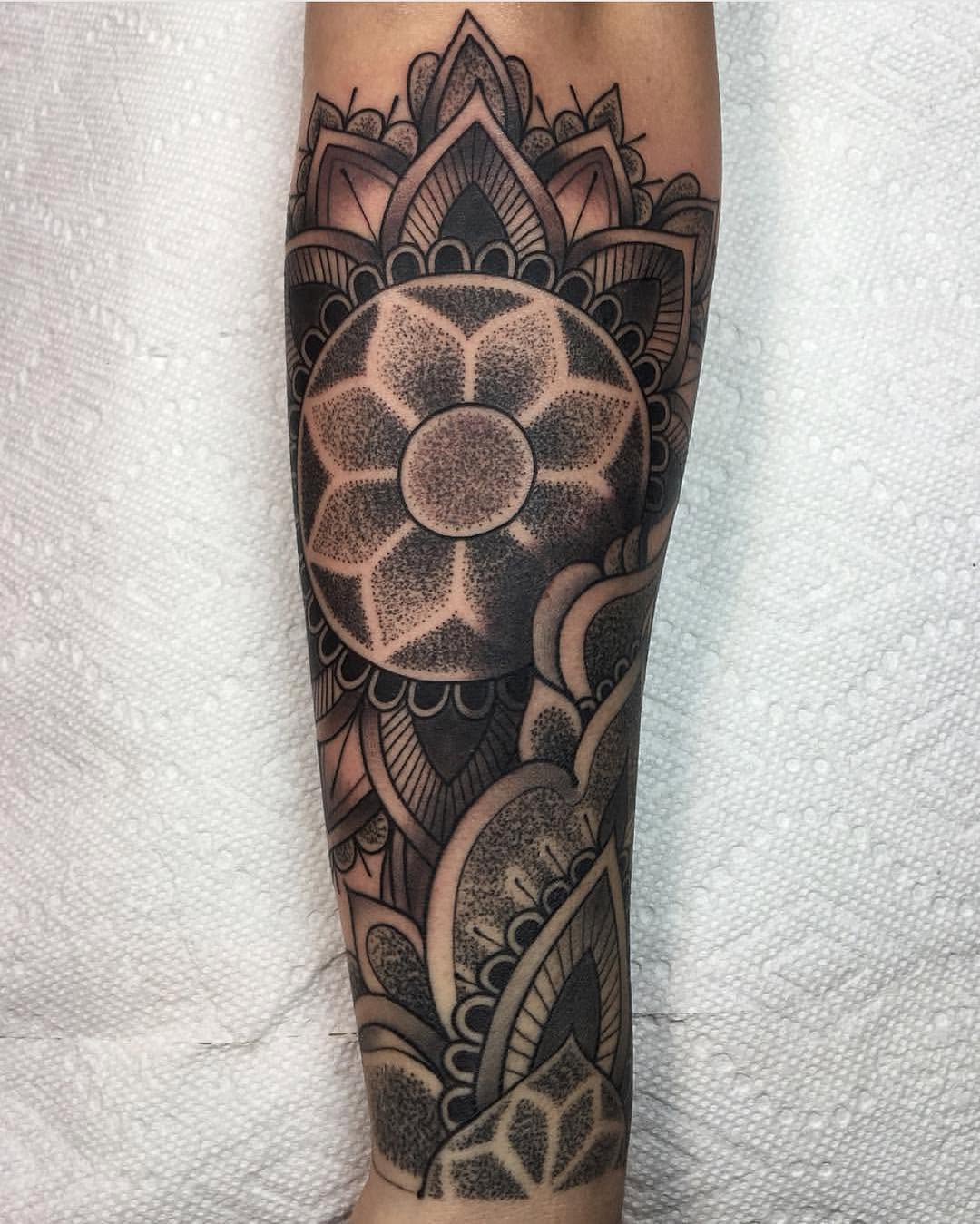 Full Circle Tattoo