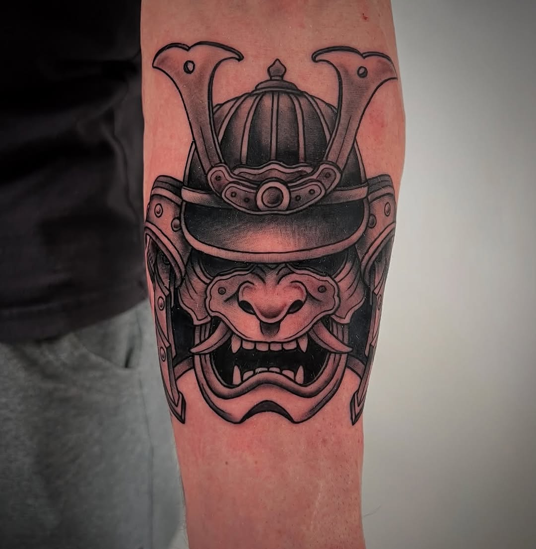 Full Circle Tattoo