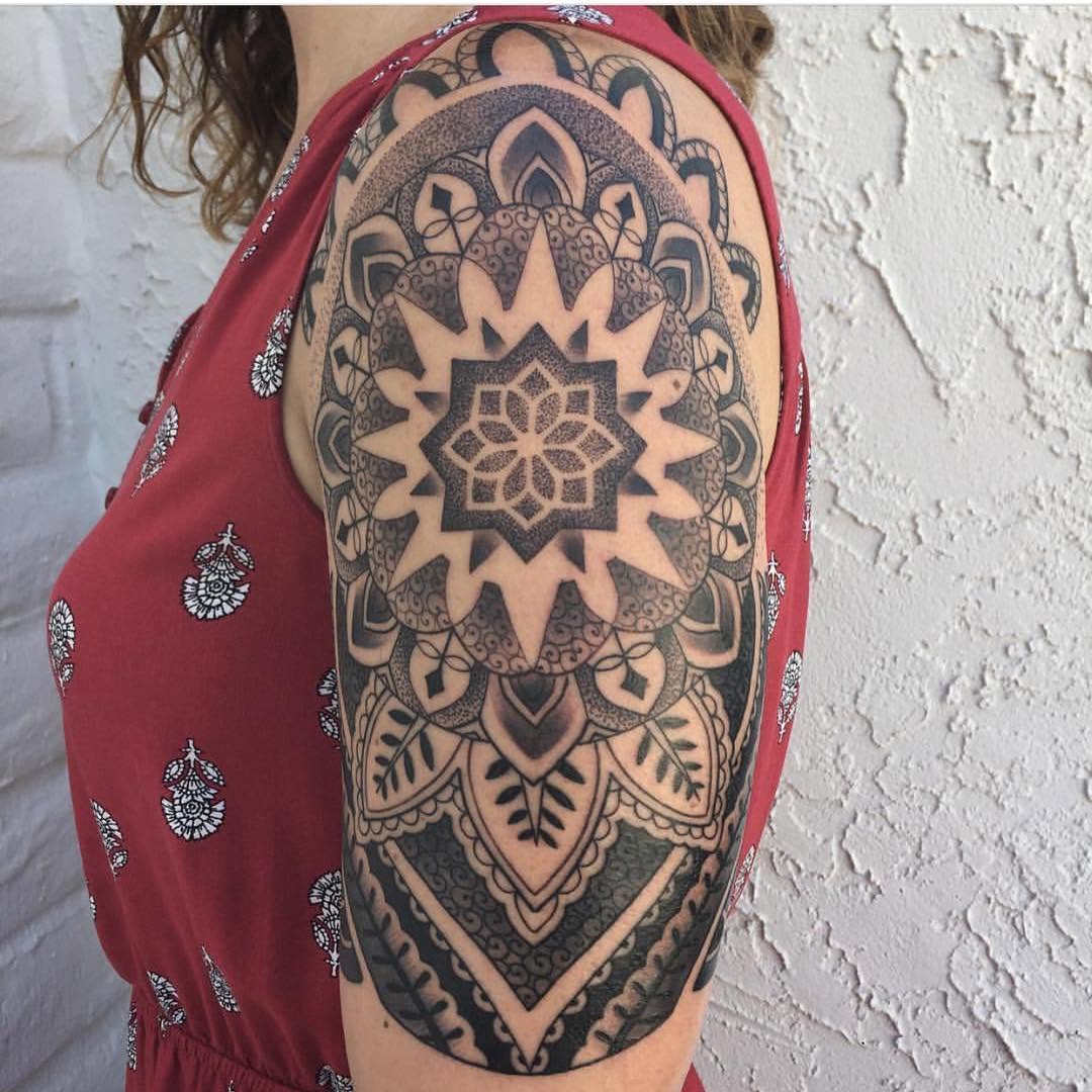 Full Circle Tattoo