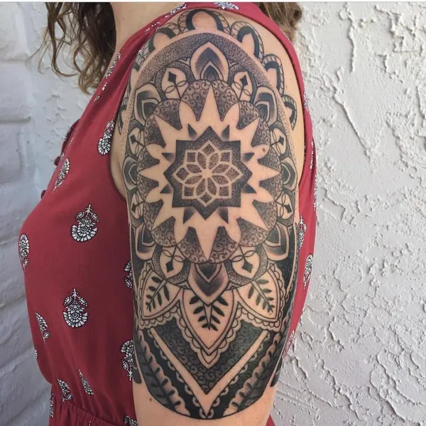 Full Circle Tattoo