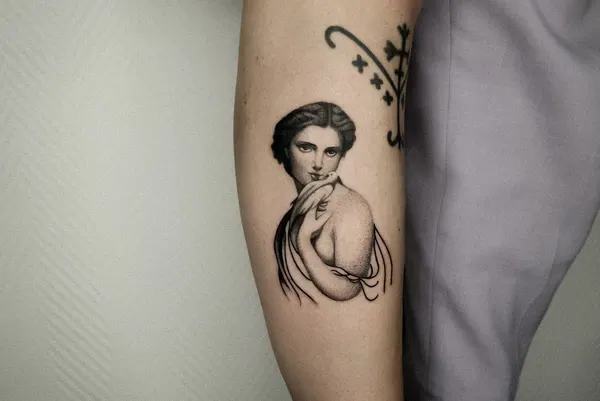 Full Circle Tattoo