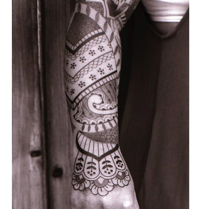 Full Circle Tattoo