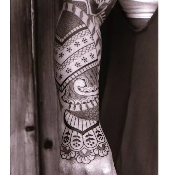 Full Circle Tattoo