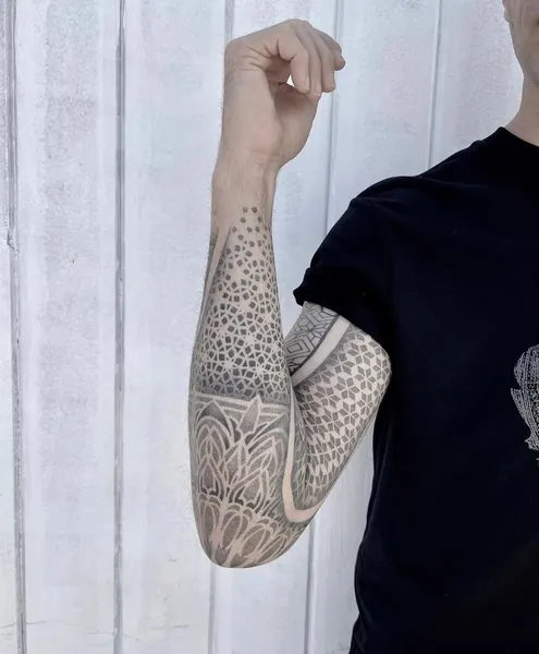 Full Circle Tattoo