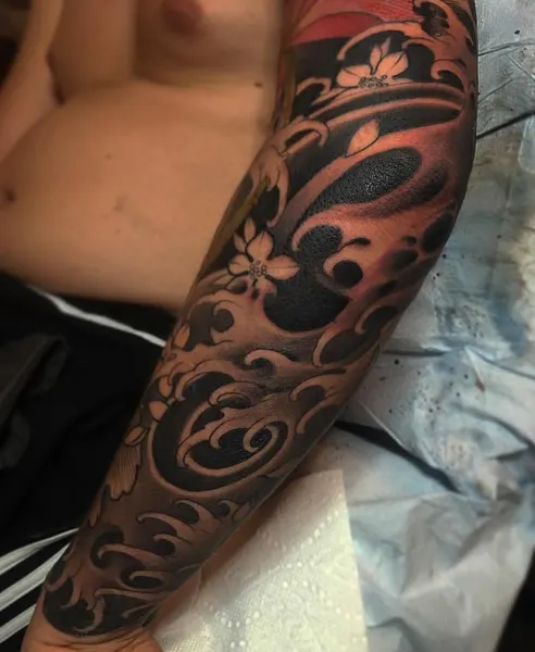 Full Circle Tattoo