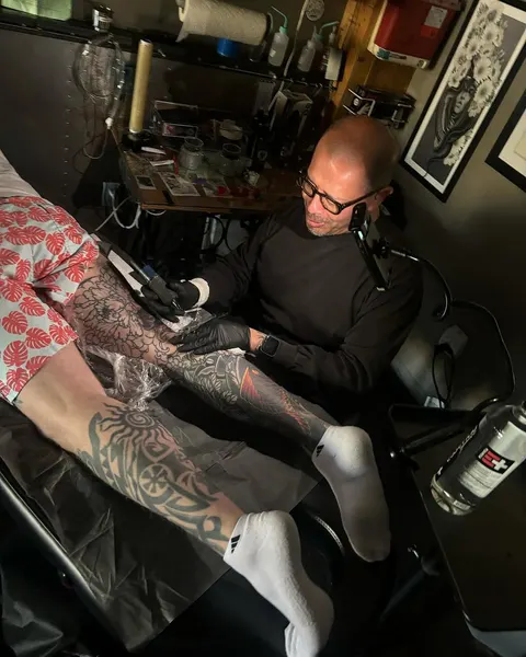 Full Circle Tattoo