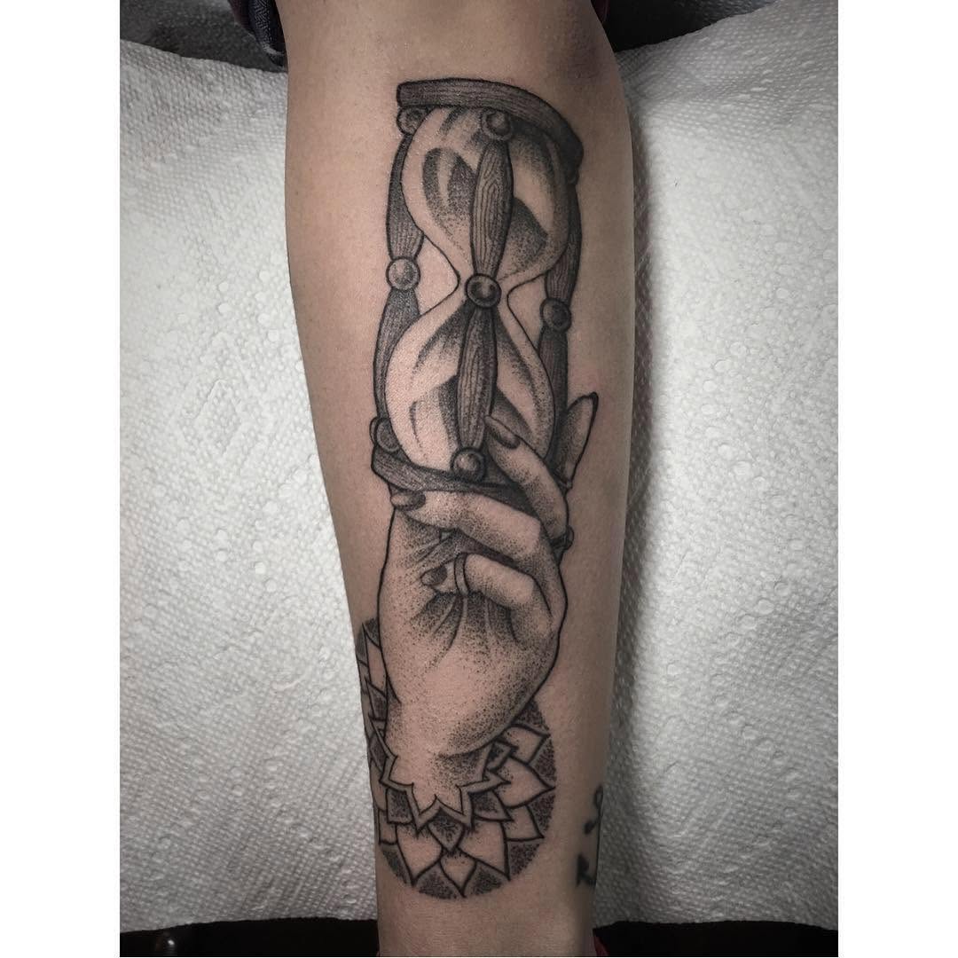 Full Circle Tattoo