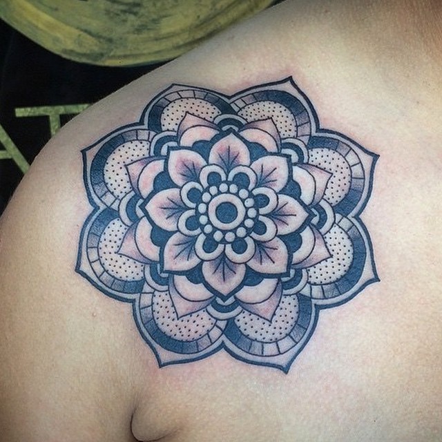 Full Circle Tattoo