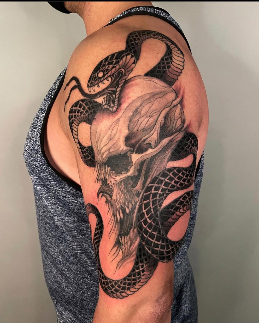 Full Circle Tattoo