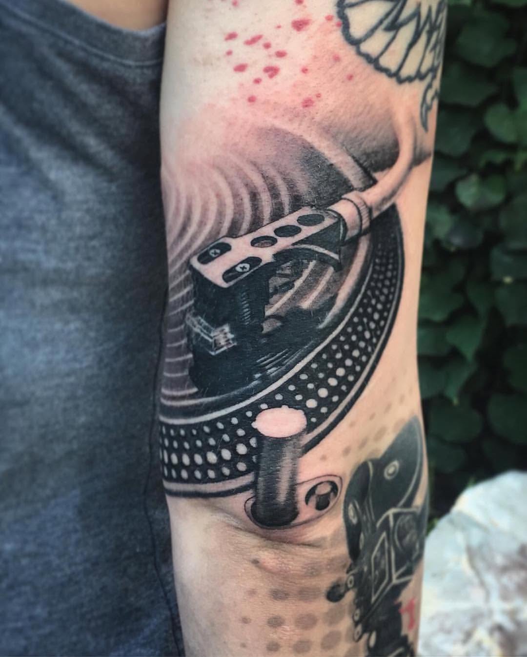 Ink and Dagger Tattoo