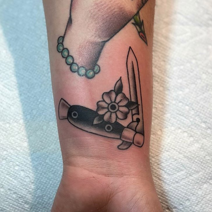 Full Circle Tattoo