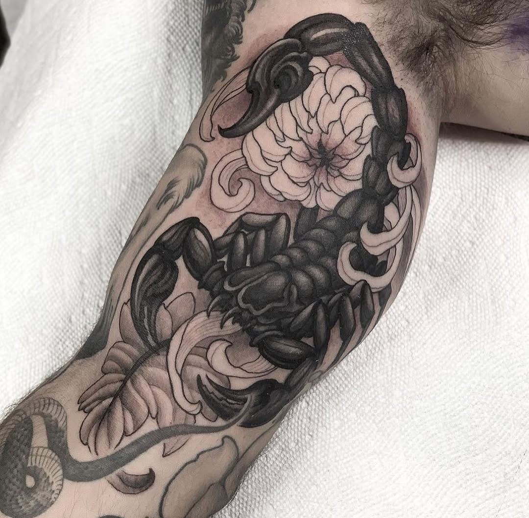 Full Circle Tattoo