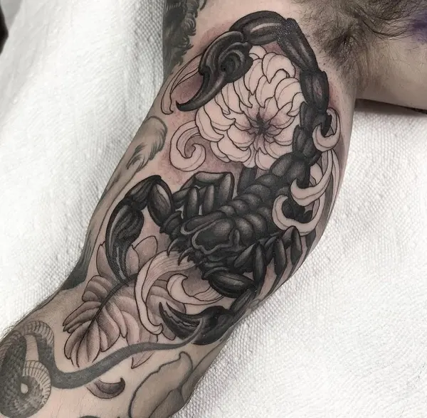 Full Circle Tattoo