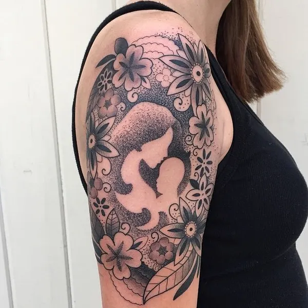 Full Circle Tattoo
