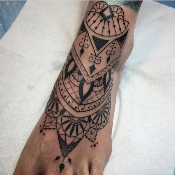 Full Circle Tattoo