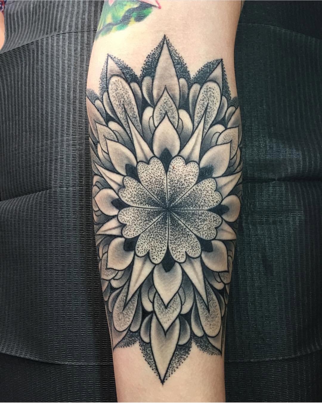 Full Circle Tattoo
